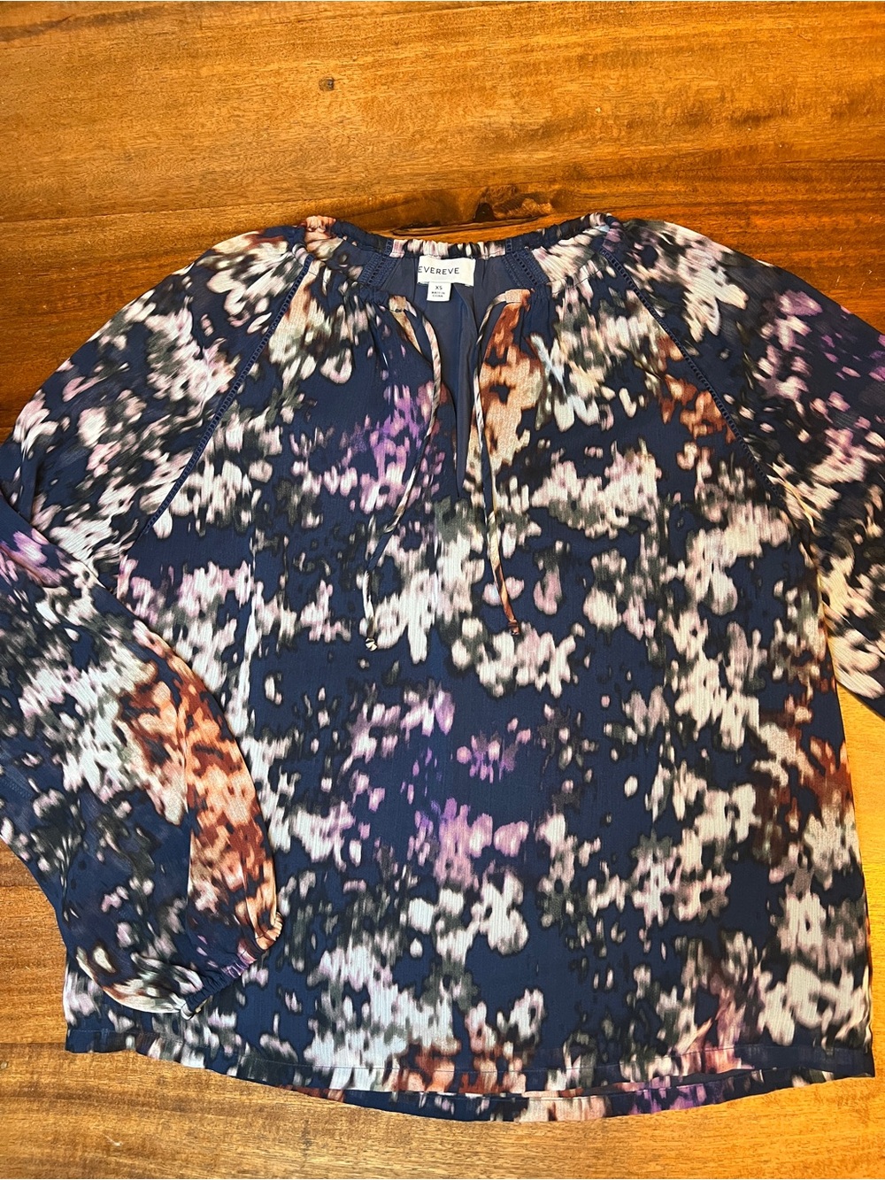 EVEREVE Women’s Abstract Chiffon Long Sleeve V-Neck Tie Blouse XS EW8262955E